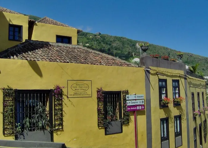 Apartamento Aptos Monasterio De San Antonio 4 *