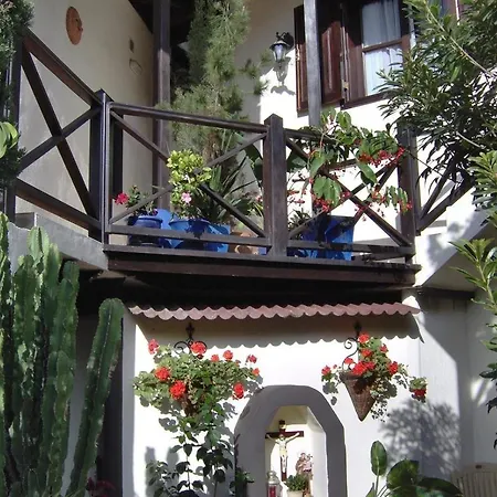 Aptos Monasterio De San Antonio 4 Апартаменты *